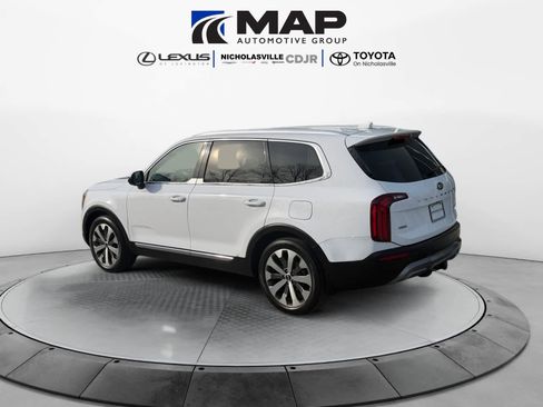 Used 2021 Kia Telluride EX w/ EX Premium Package image 3