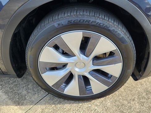 Used 2024 Tesla Model Y Long Range image 16