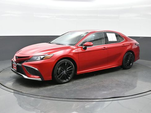 Used 2023 Toyota Camry XSE image 2