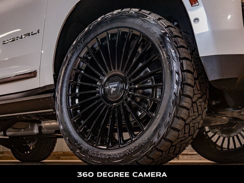 Used 2025 GMC Yukon Denali Ultimate image 12