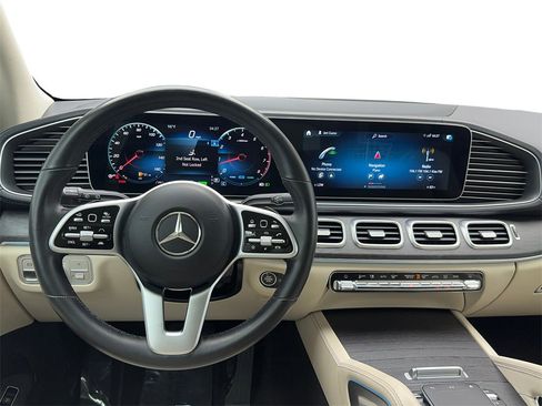 Used 2021 Mercedes-Benz GLS 450 4MATIC image 17