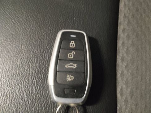 Used 2022 Jeep Compass Latitude image 32