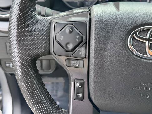 Used 2021 Toyota Tacoma TRD Sport w/ Technology Package image 15