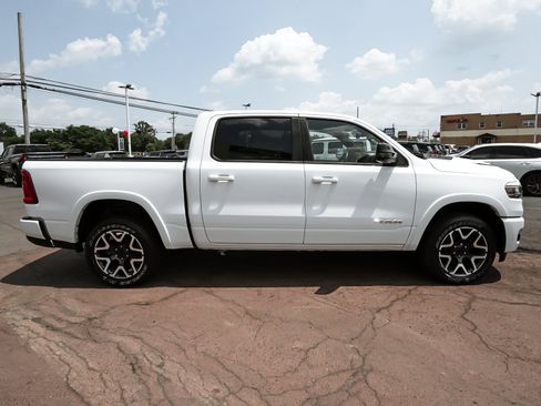 Used 2025 RAM 1500 Laramie w/ Sport Appearance Package AWD/4WD image 7