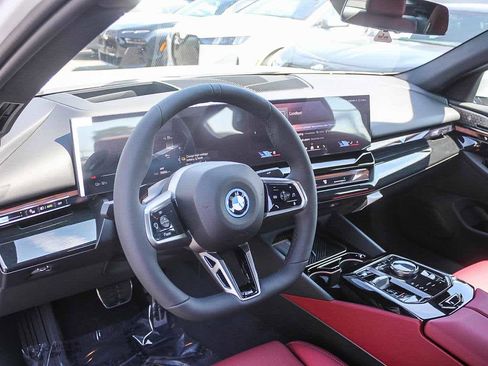 New 2026 BMW i5 eDrive40 w/ M Sport Package image 17