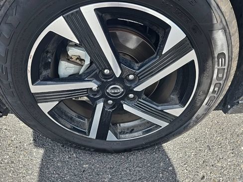 Used 2024 Nissan Sentra SV FWD image 38