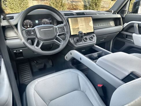 Used 2026 Land Rover Defender 110 S image 13