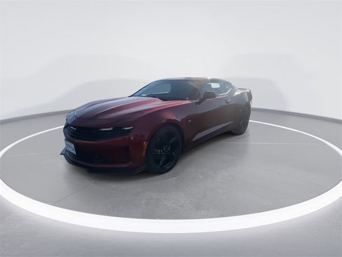 Used 2021 Chevrolet Camaro LT image 4