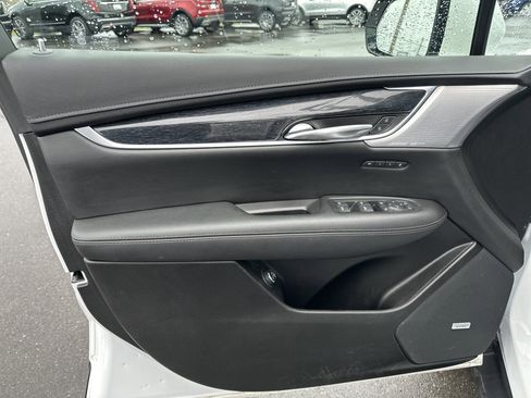 Certified 2022 Cadillac XT5 Premium Luxury w/ LPO, Floor Liner Package image 11