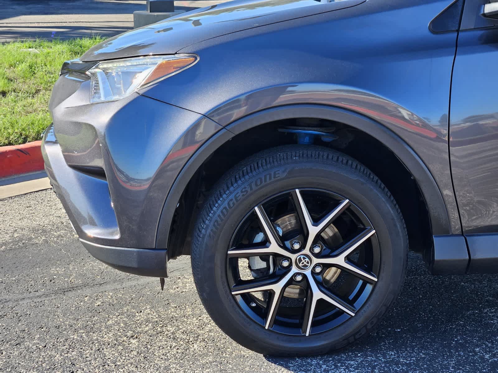 Used 2017 Toyota RAV4 SE w/ Power Special Value Package FWD image 9