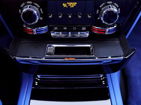 Used 2024 Rolls-Royce Phantom Sedan w/ The Phantom Package RWD image 97