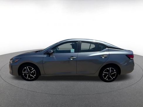 Used 2025 Nissan Sentra SV FWD image 9