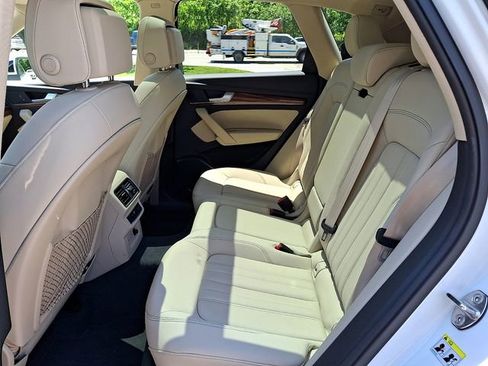 Used 2023 Audi Q5 2.0T Premium w/ Convenience Package AWD/4WD image 10
