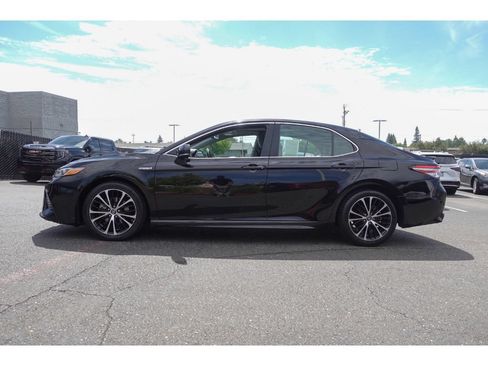 Used 2018 Toyota Camry SE w/ Audio Package FWD image 6