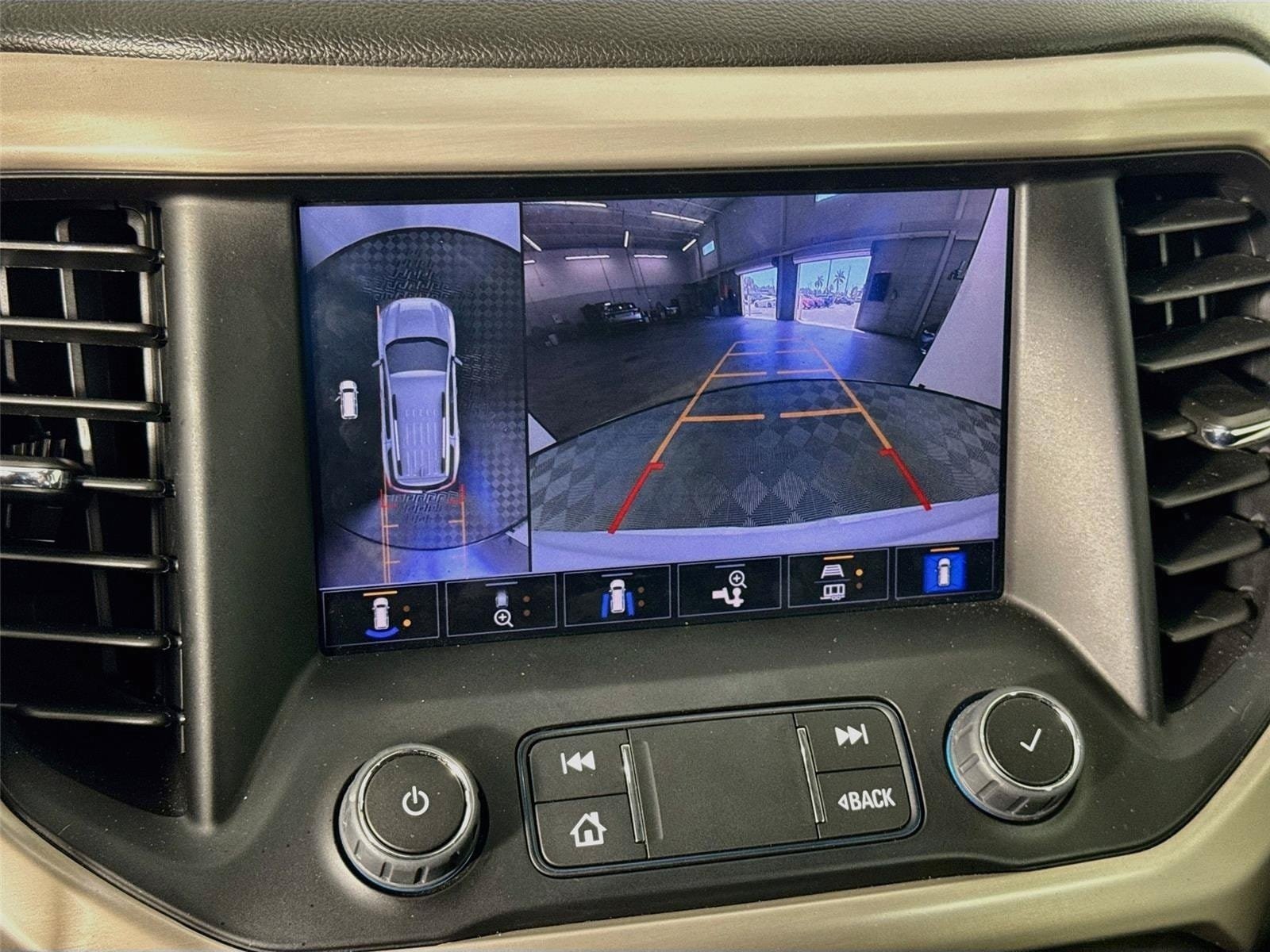 Certified 2023 GMC Acadia Denali w/ Denali Ultimate Package FWD image 16