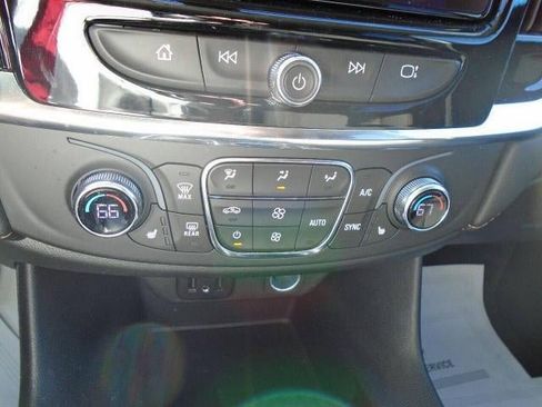 Used 2020 Chevrolet Traverse LT AWD/4WD image 11