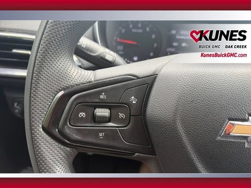 Used 2022 Chevrolet TrailBlazer LT FWD image 17
