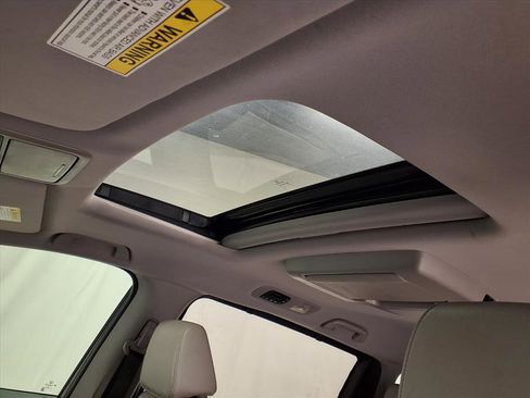 Used 2018 Honda Odyssey Elite image 12