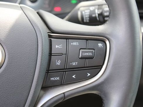 Used 2023 Lexus UX 250h FWD image 17