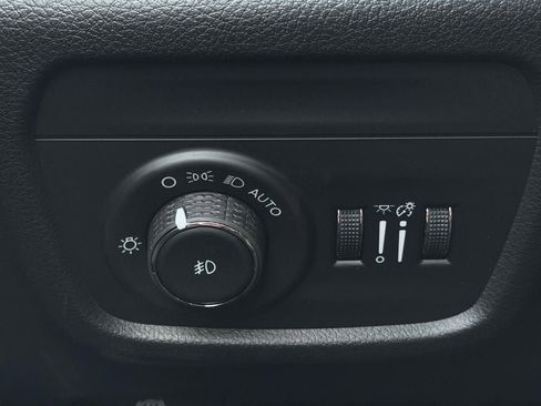 New 2025 Jeep Grand Cherokee Overland w/ Luxury Tech Group IV AWD/4WD image 18
