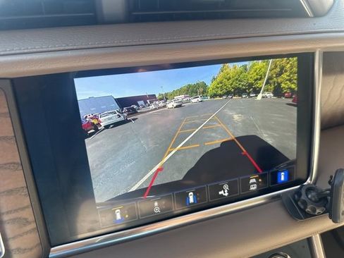 Used 2022 GMC Yukon XL Denali w/ Denali Premium Package image 37