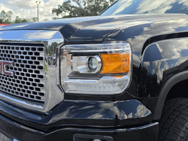 Used 2015 GMC Sierra 1500 Denali w/ Driver Alert Package AWD/4WD image 10
