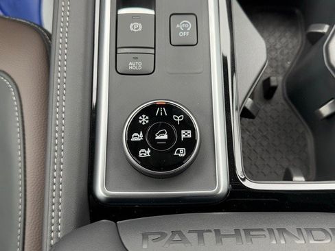 New 2025 Nissan Pathfinder Platinum w/ Cargo Package image 31