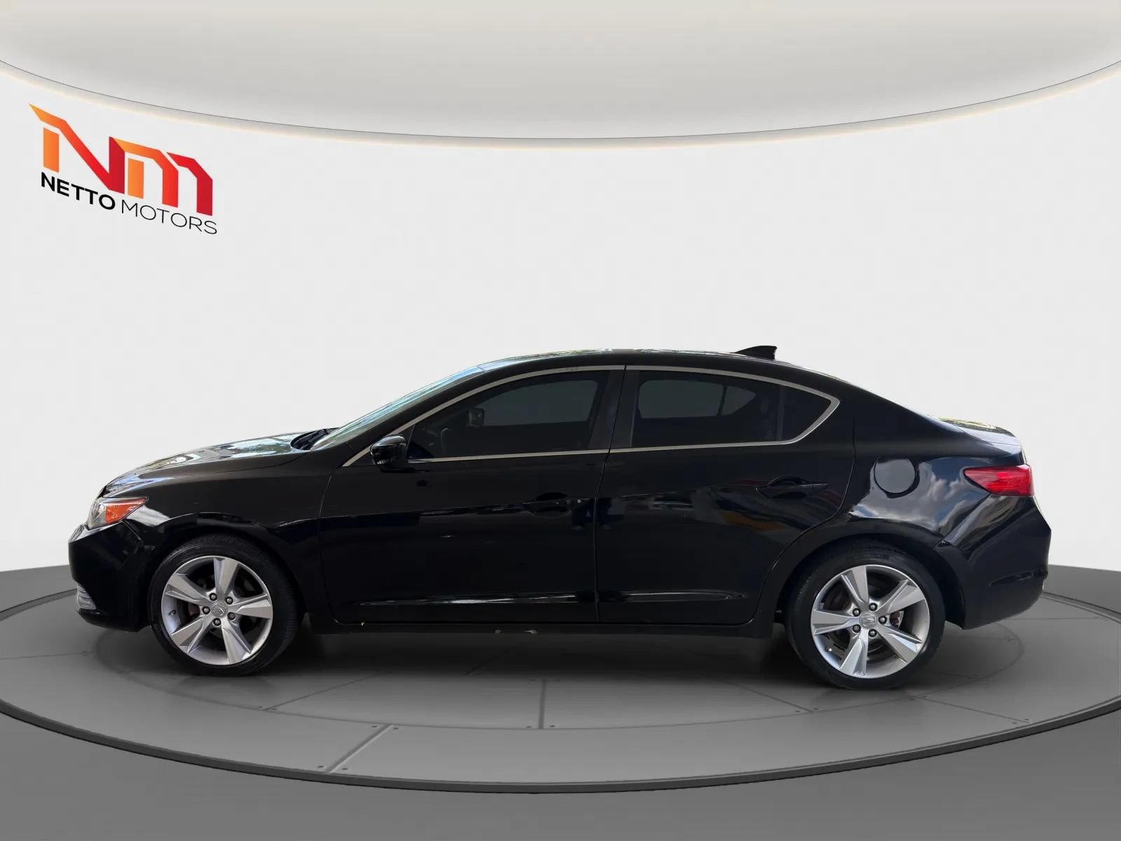 Used 2015 Acura ILX FWD image 2