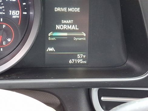 Used 2023 Hyundai Elantra SEL image 19