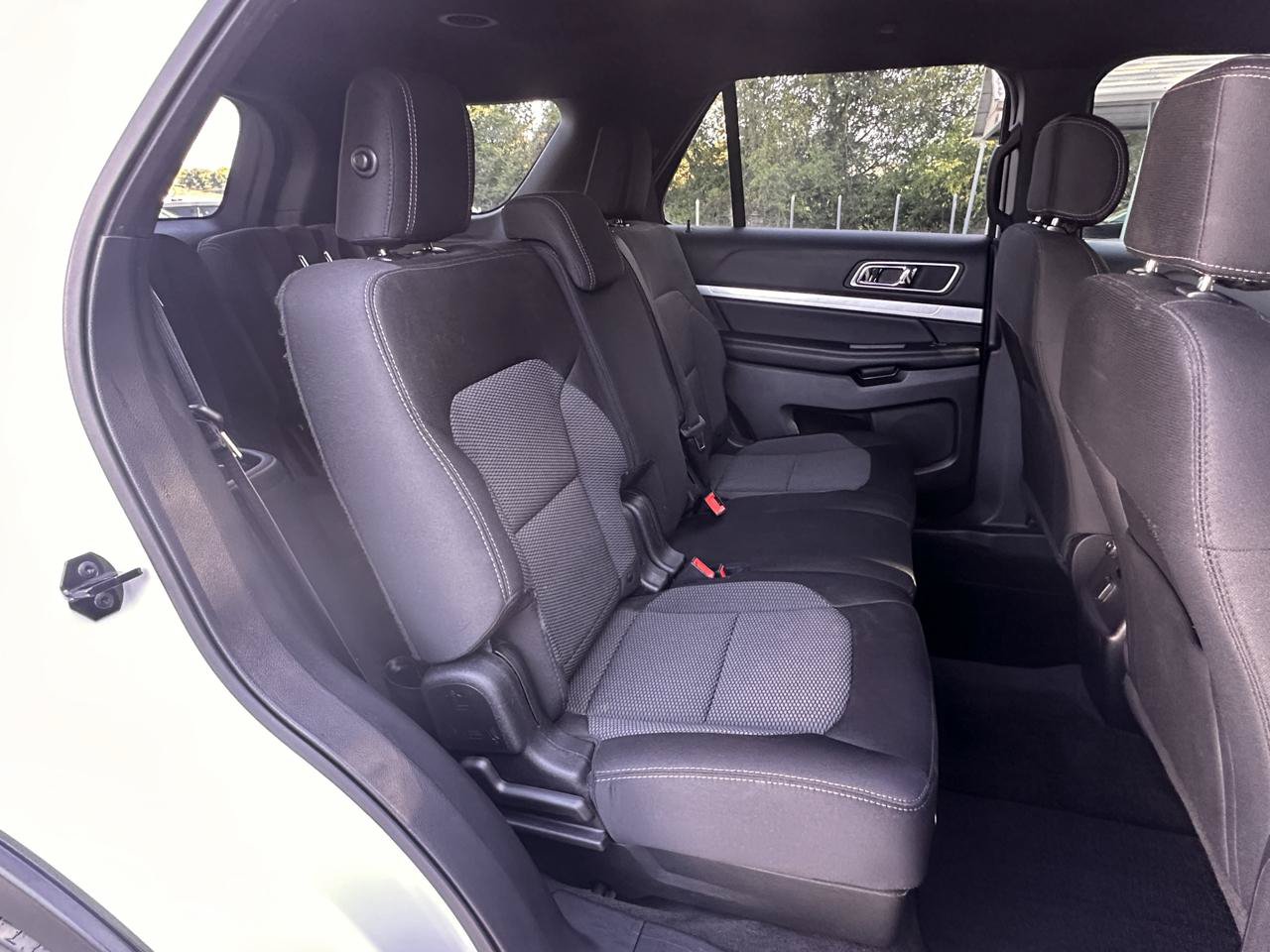 Used 2017 Ford Explorer XLT AWD/4WD image 14
