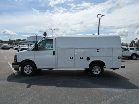 New 2025 Chevrolet Express 3500 w/ Power Convenience Package image 7
