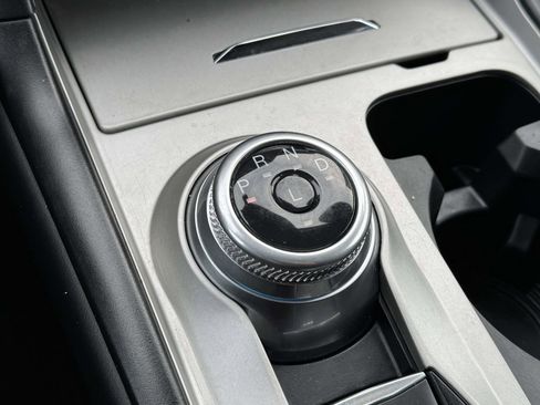 Used 2022 Ford Explorer XLT image 27