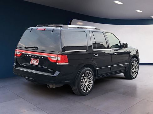 Used 2016 Lincoln Navigator Select image 5