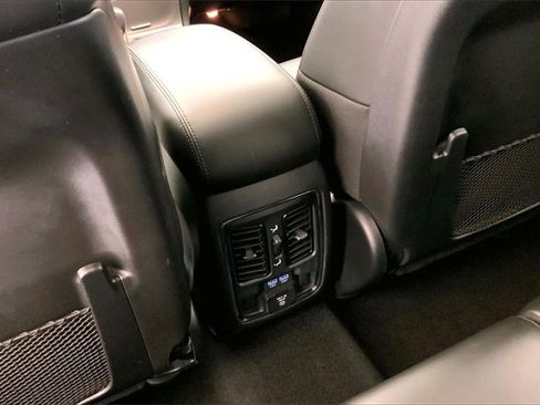 Used 2020 Jeep Grand Cherokee Limited image 34