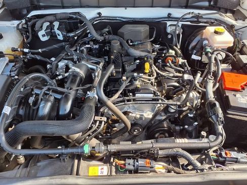 Used 2024 Ford Bronco Big Bend AWD/4WD image 3