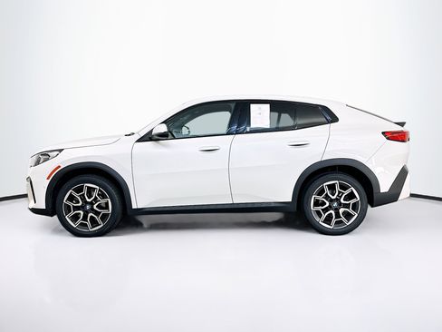 Used 2025 BMW X2 xDrive28i image 4