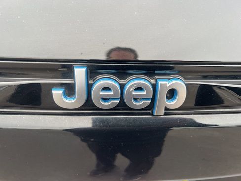 Used 2022 Jeep Grand Cherokee Summit w/ Advanced Protech Group IV image 34