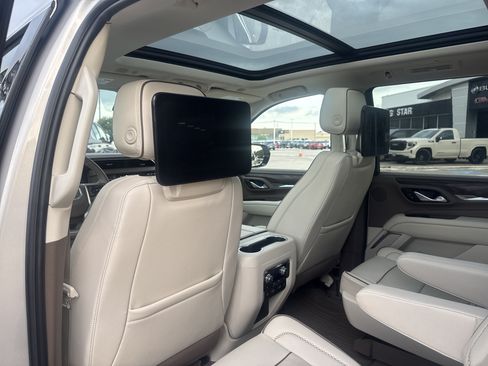 Used 2024 GMC Yukon Denali w/ Denali Reserve Package AWD/4WD image 10