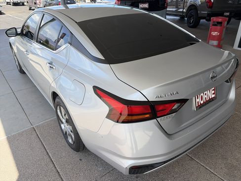 Used 2022 Nissan Altima 2.5 S FWD image 6