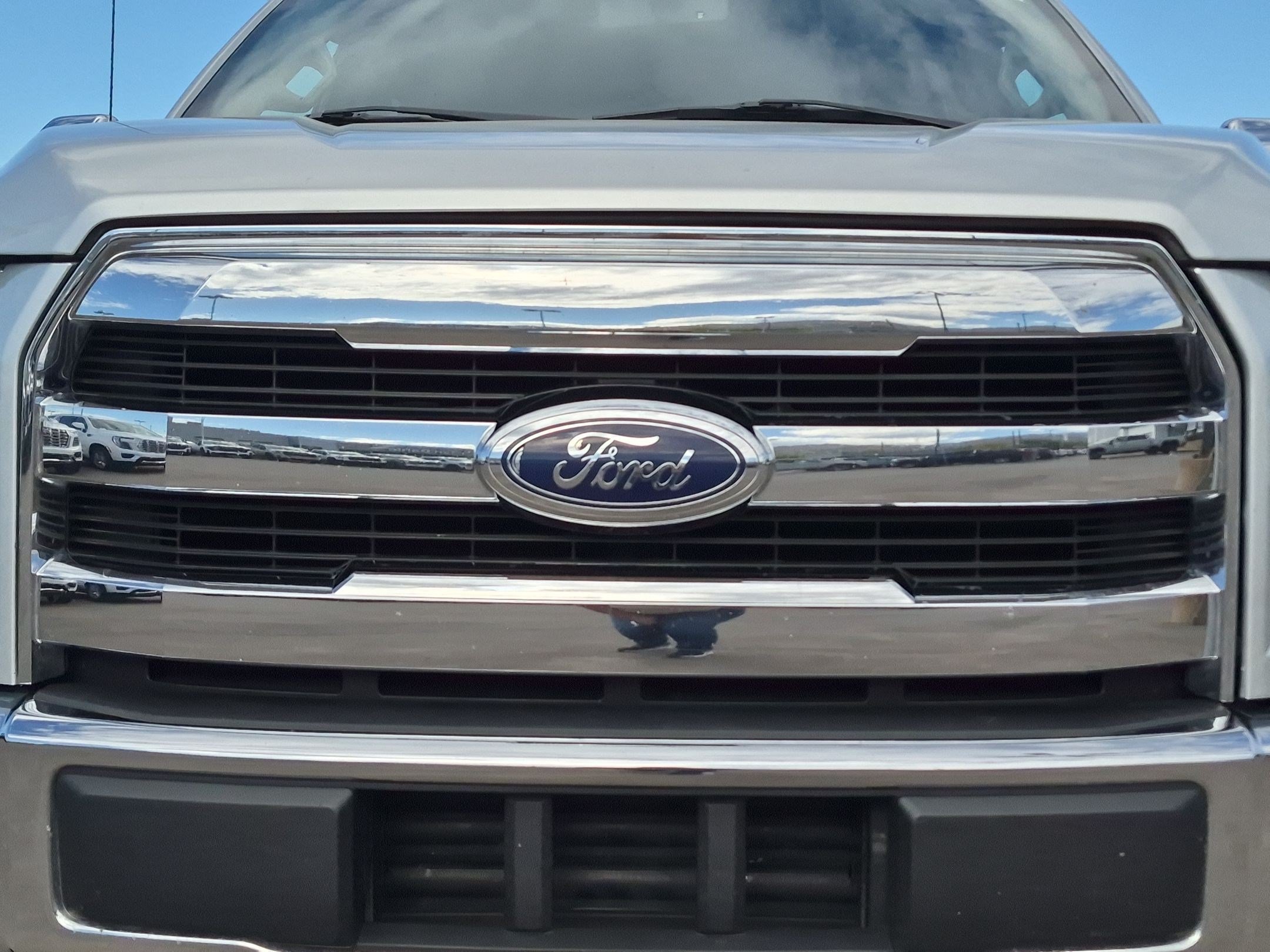 Used 2015 Ford F150 Lariat AWD/4WD image 9
