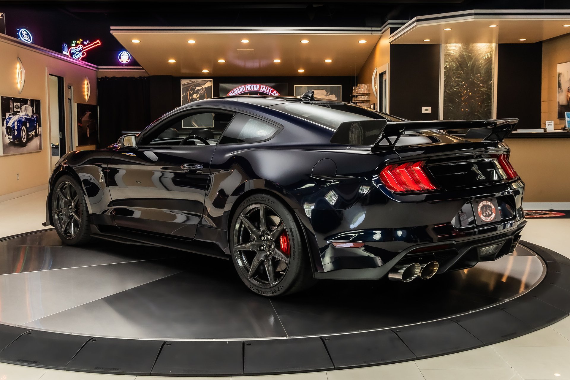 Used 2021 Ford Mustang Shelby GT500 w/ Carbon Fiber Track Pack RWD image 15