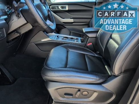 Used 2022 Ford Explorer XLT w/ Equipment Group 202A image 13