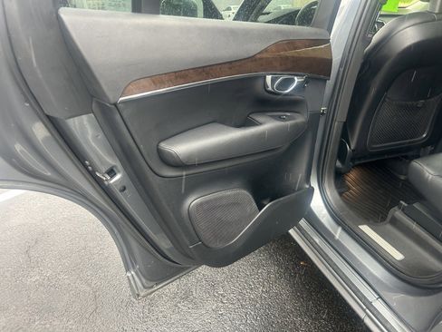 Used 2016 Volvo XC90 T6 Momentum w/ Momentum Plus Package image 39