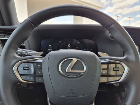 Used 2025 Lexus GX 550 w/ Accessory Package (2T) AWD/4WD image 28
