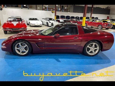 Used 2003 Chevrolet Corvette Coupe w/ Preferred Equipment Group RWD image 6