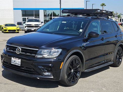 Used 2021 Volkswagen Tiguan SE R-Line FWD image 1