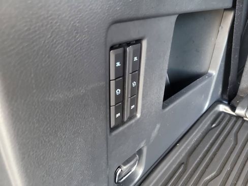 Used 2023 Ford Expedition Platinum image 9