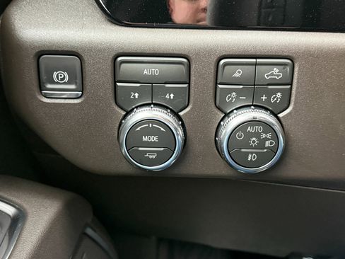 New 2026 GMC Sierra 1500 SLT w/ SLT Premium Package image 31