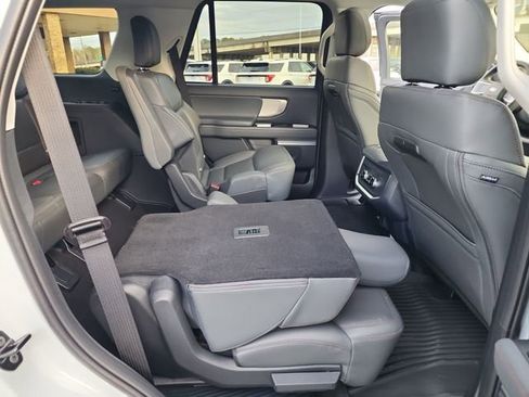 New 2025 Ford Expedition Active image 33