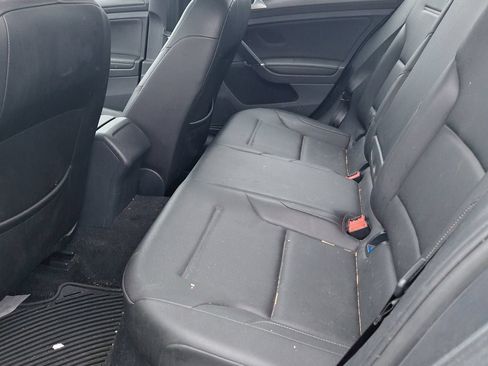 Used 2019 Volkswagen Golf SE FWD image 17